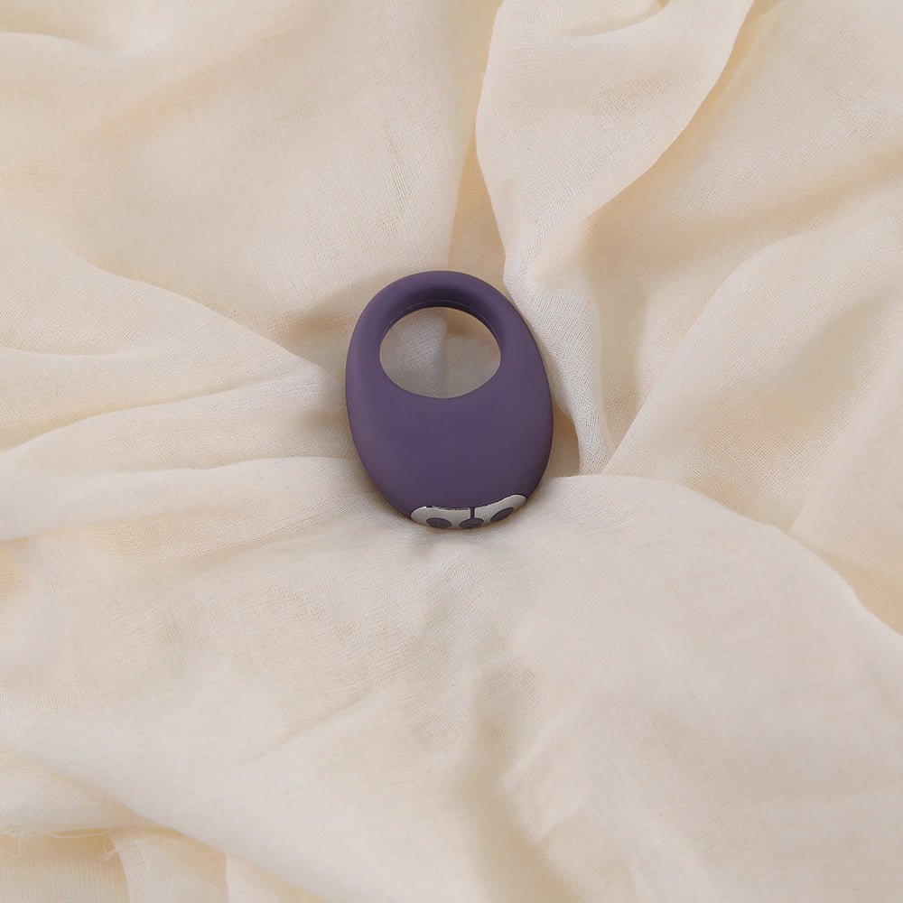 Je Joue Mio Rechargeable Vibrating Silicone Cock Ring Purple - Image 4