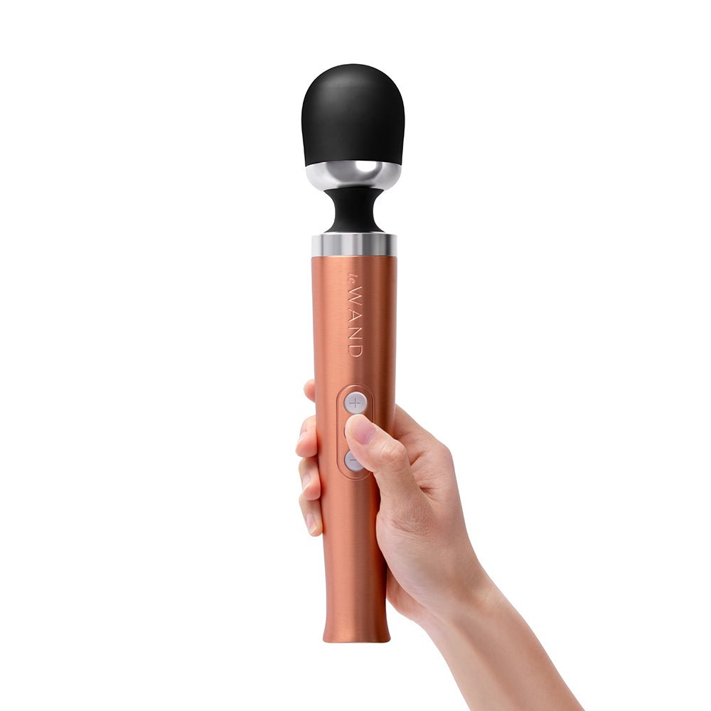 Le Wand Die Cast Rechargeable Massager Rose Gold - Image 4