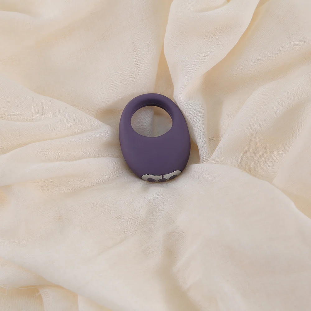 Je Joue Mio Rechargeable Vibrating Silicone Cock Ring Purple - Image 13