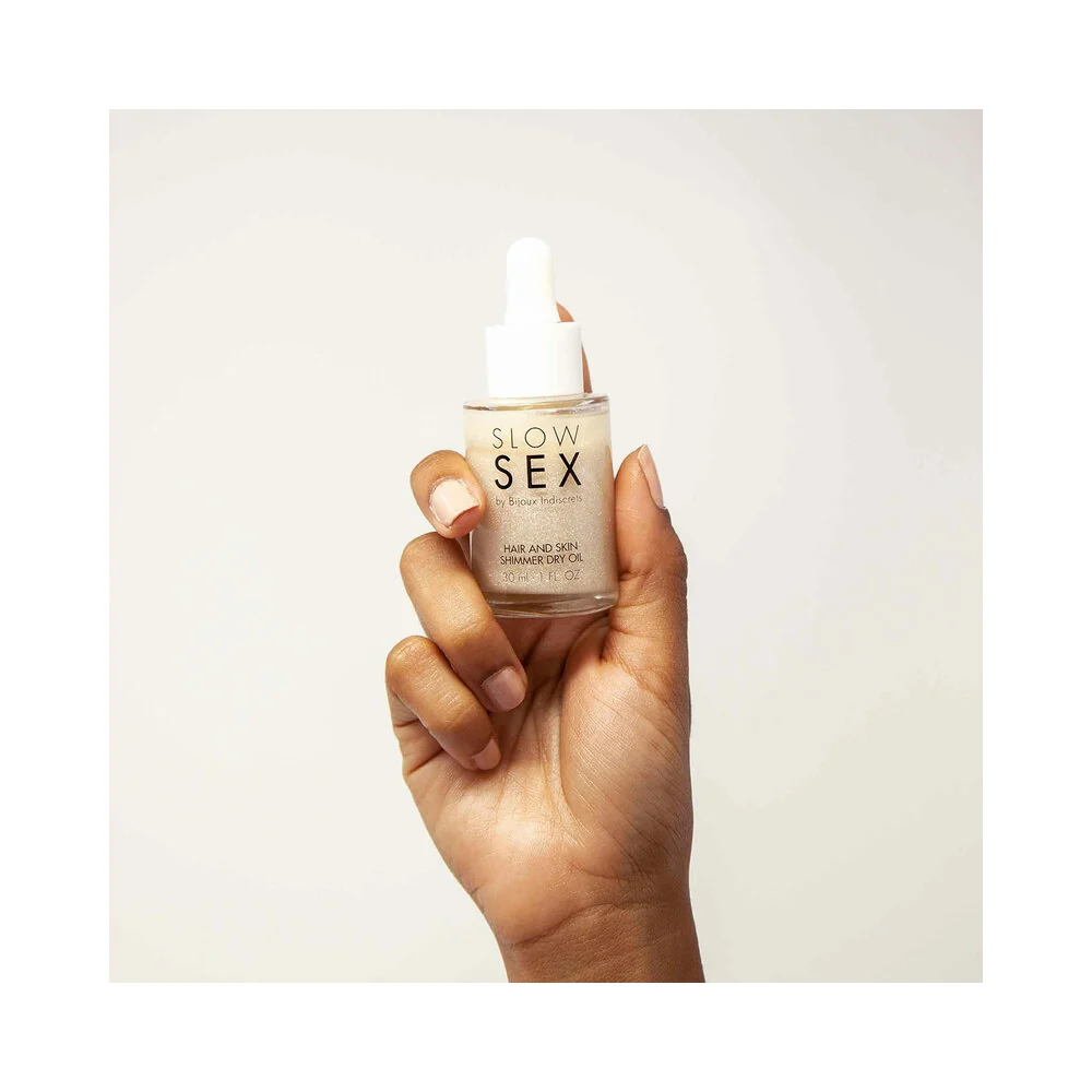 Bijoux Indiscrets Slow Sex Hair & Skin Shimmer Dry Oil 1 oz. - Image 4