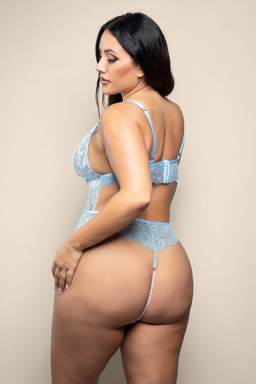 Fantasy Lingerie Opulence Split Pearl Cup Open-Back Teddy with Pearl String Crotch Light Blue Queen Size - Image 5